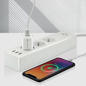 Компактно GaN Зарядно устройство everActive SC-330Q с USB-C PD 20W и USB QC 3.0 – Бързо Зареждане за Всеки Уред