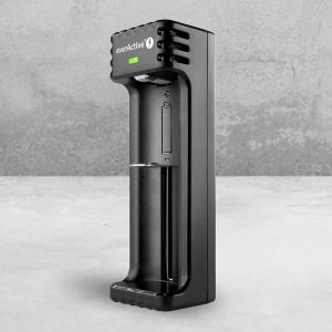 Компактно и надеждно зарядно устройство за литиево-йонни батерии everActive LC-100 – Перфектният избор за вашите нужди!