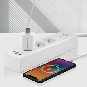 USB зарядно everActive SC‑250Q QC3.0 18W – компактно бързо зарядно за смартфони