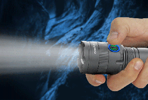 EverActive FL‑4500R Cannon – мощен акумулаторен LED Фенер с 4500 lm и USB‑C зареждане